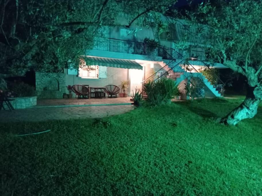 Dimitra's Garden Holiday home
